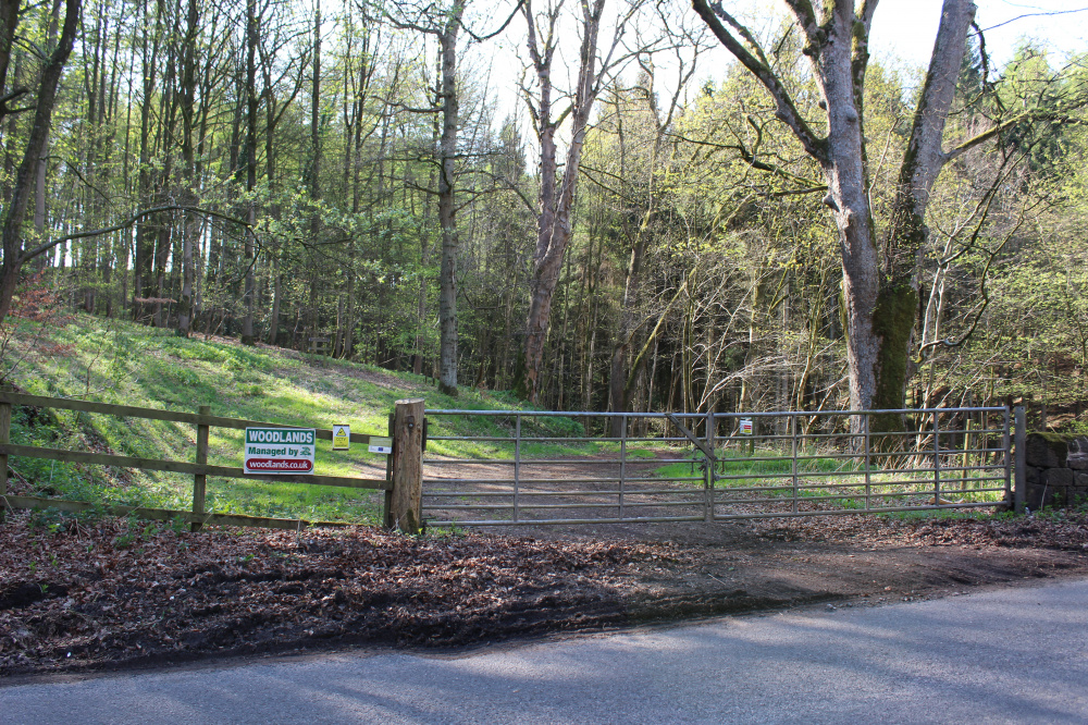 Double gated entrance off the B6413
